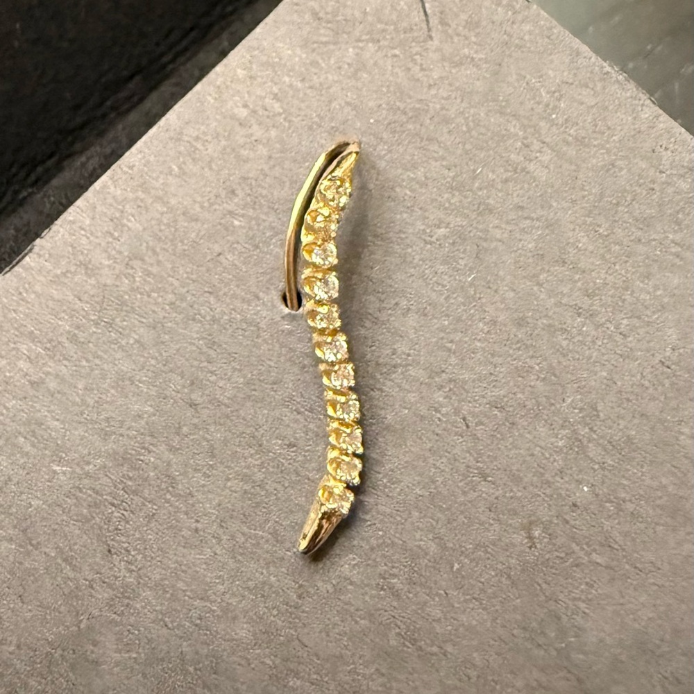 Stunning 14K Yellow Gold Diamond? Curved Bar Earrings/ Ear Crawlers, Estate, EUC - Picture 5 of 7